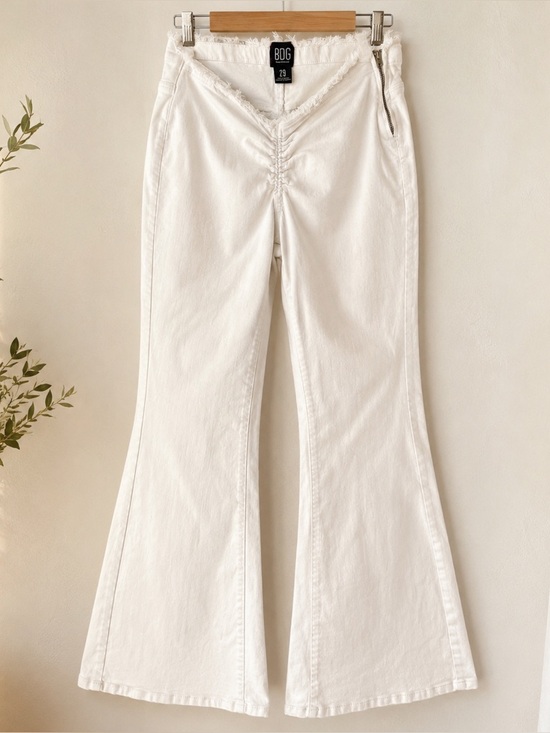 Urban Outfitters Denim - BDG Urban Outfitters White Flare Jeans Size 29 Raw Hem High Rise Y2K Boho